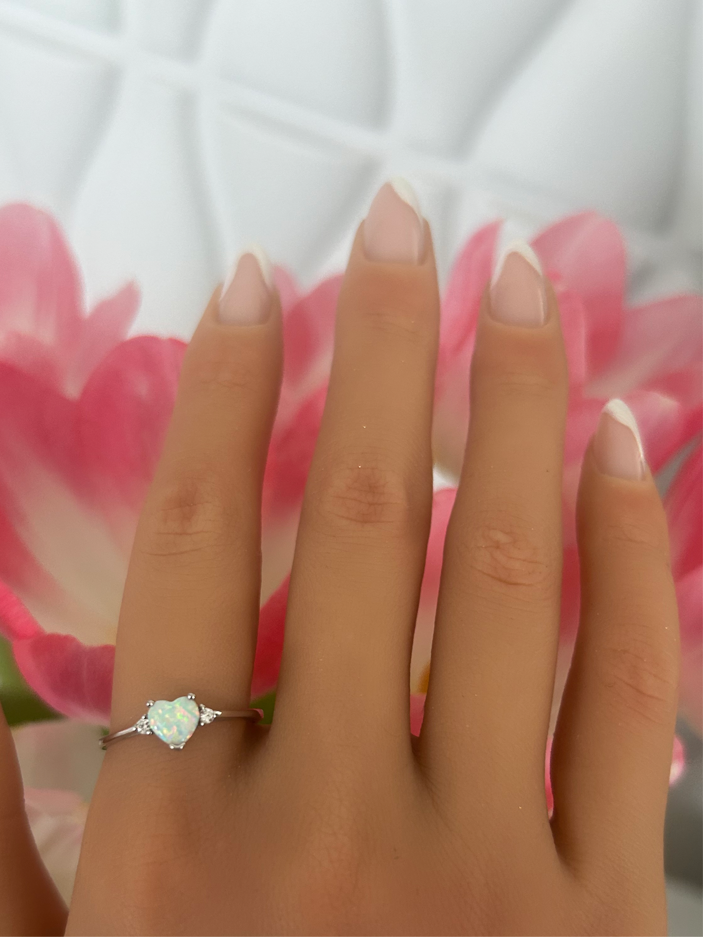 Sortija de corazón con piedra opal