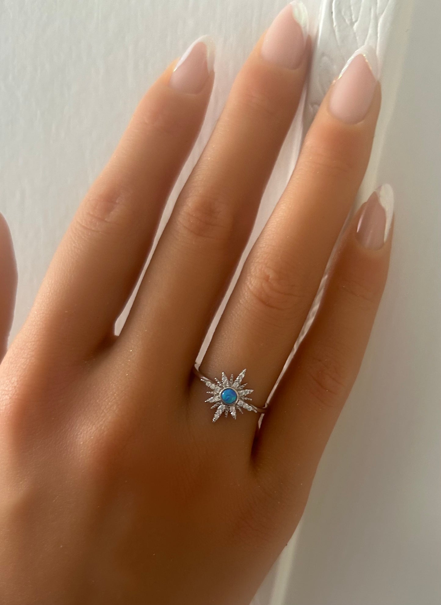 Sortija de estrella opal azul
