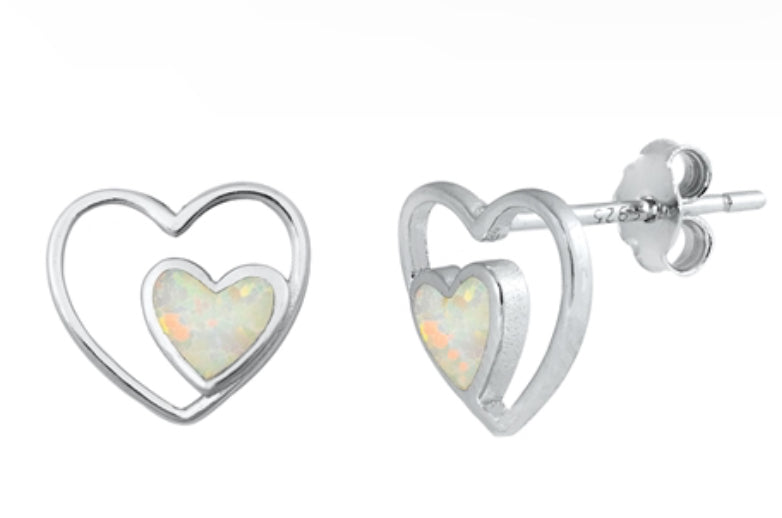 Pantallas de corazón con piedra opal blanco