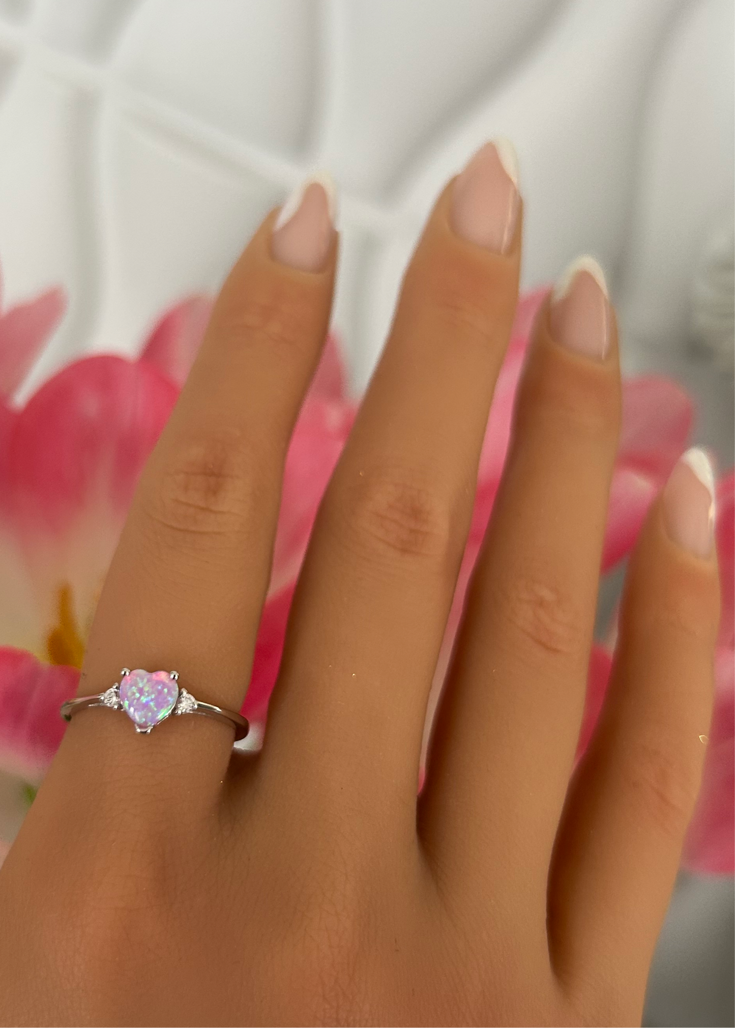 Sortija de corazón con piedra opal rosa