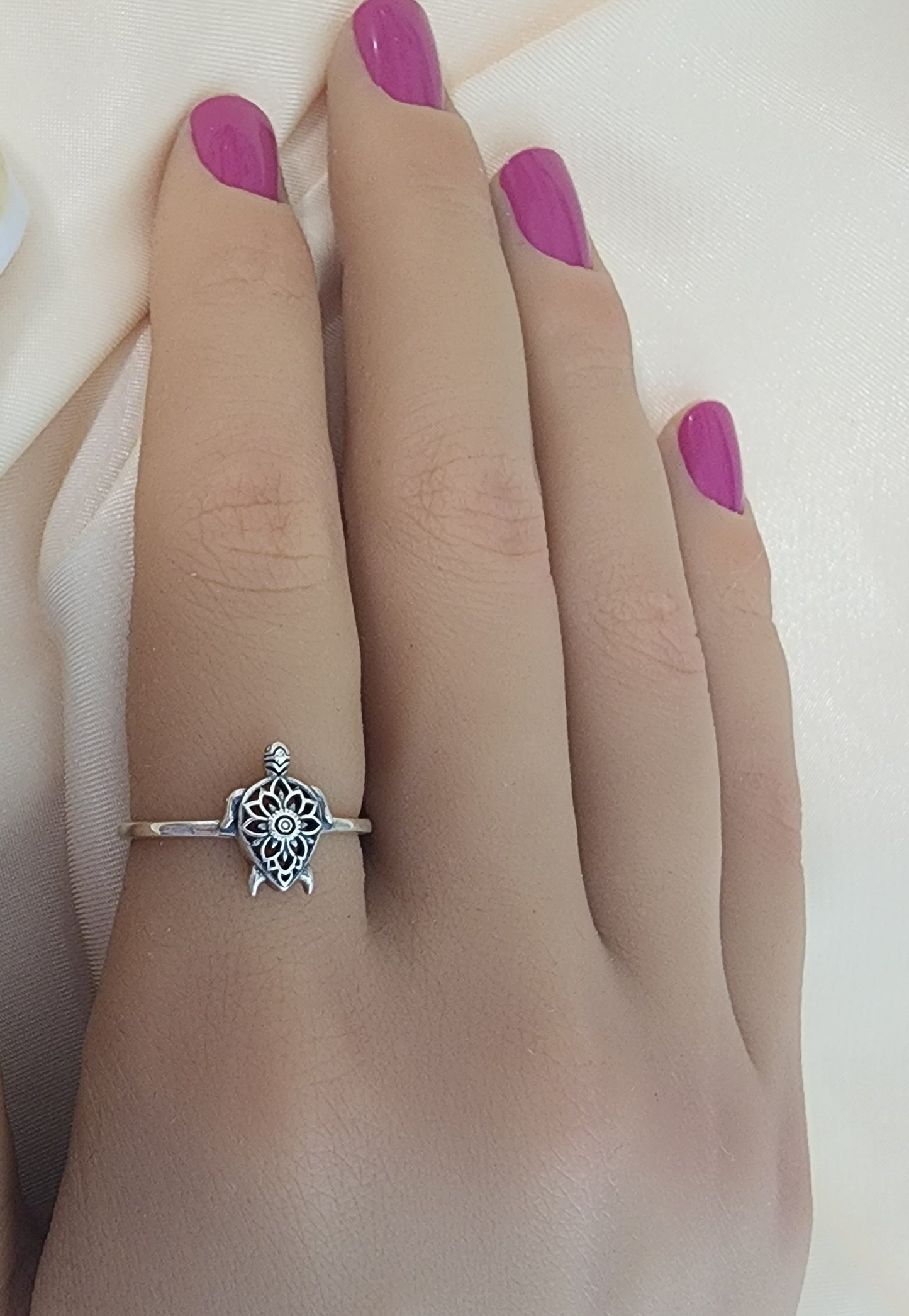 Sortija de tortuga con mandala