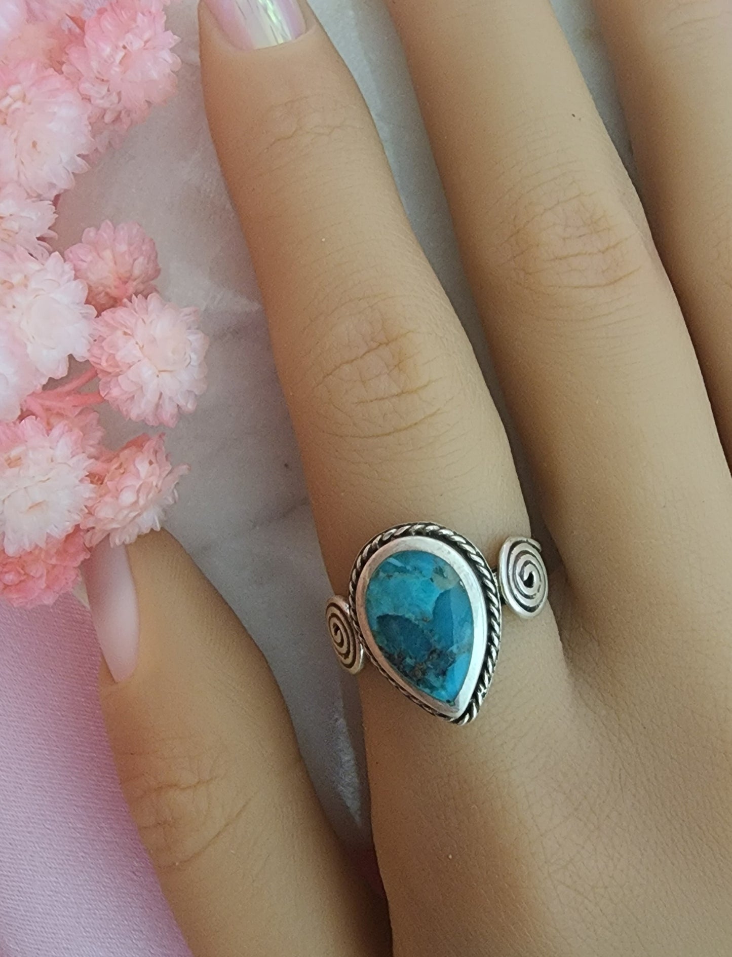 Sortija con piedra turquesa