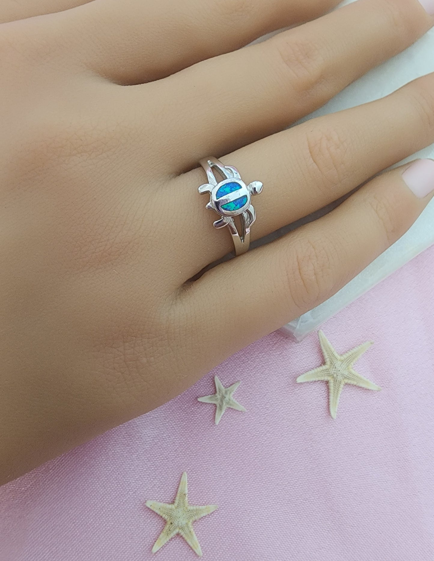 Sortija de tortuga con piedra opal
