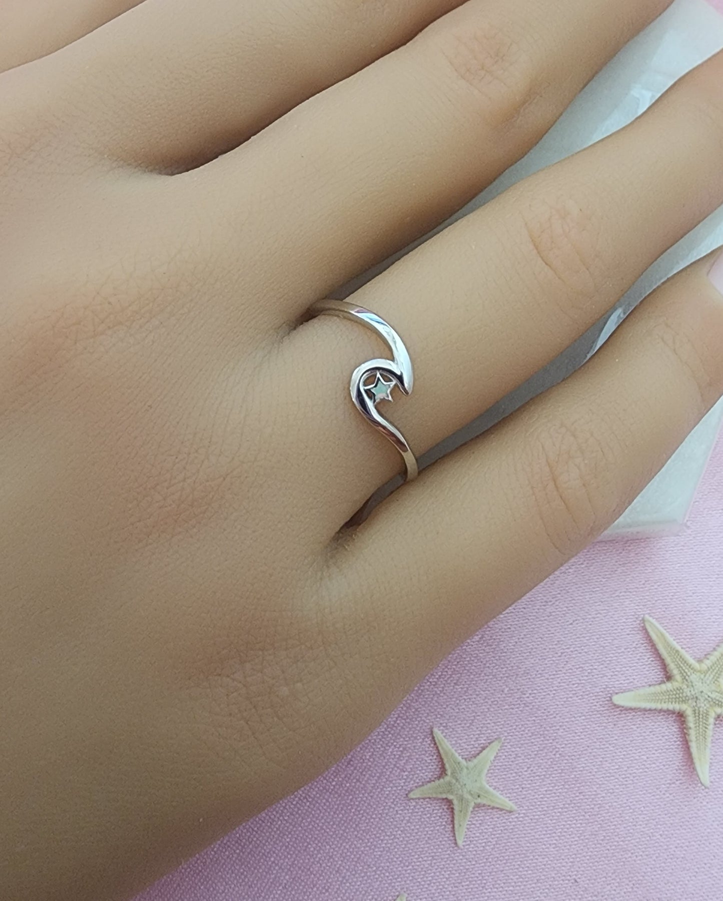 Sortija de ola con estrella en piedra opal