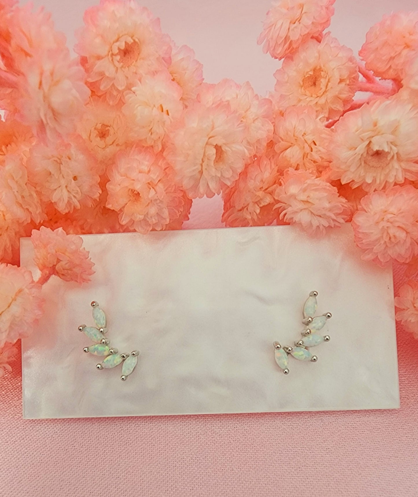 Pantallas con piedras opal blanco