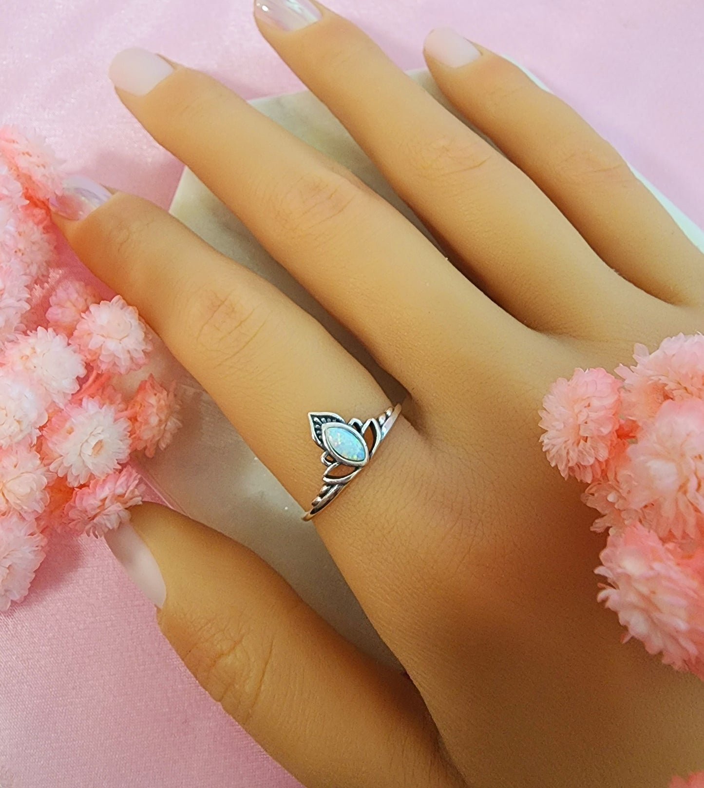 Sortija con piedra opal