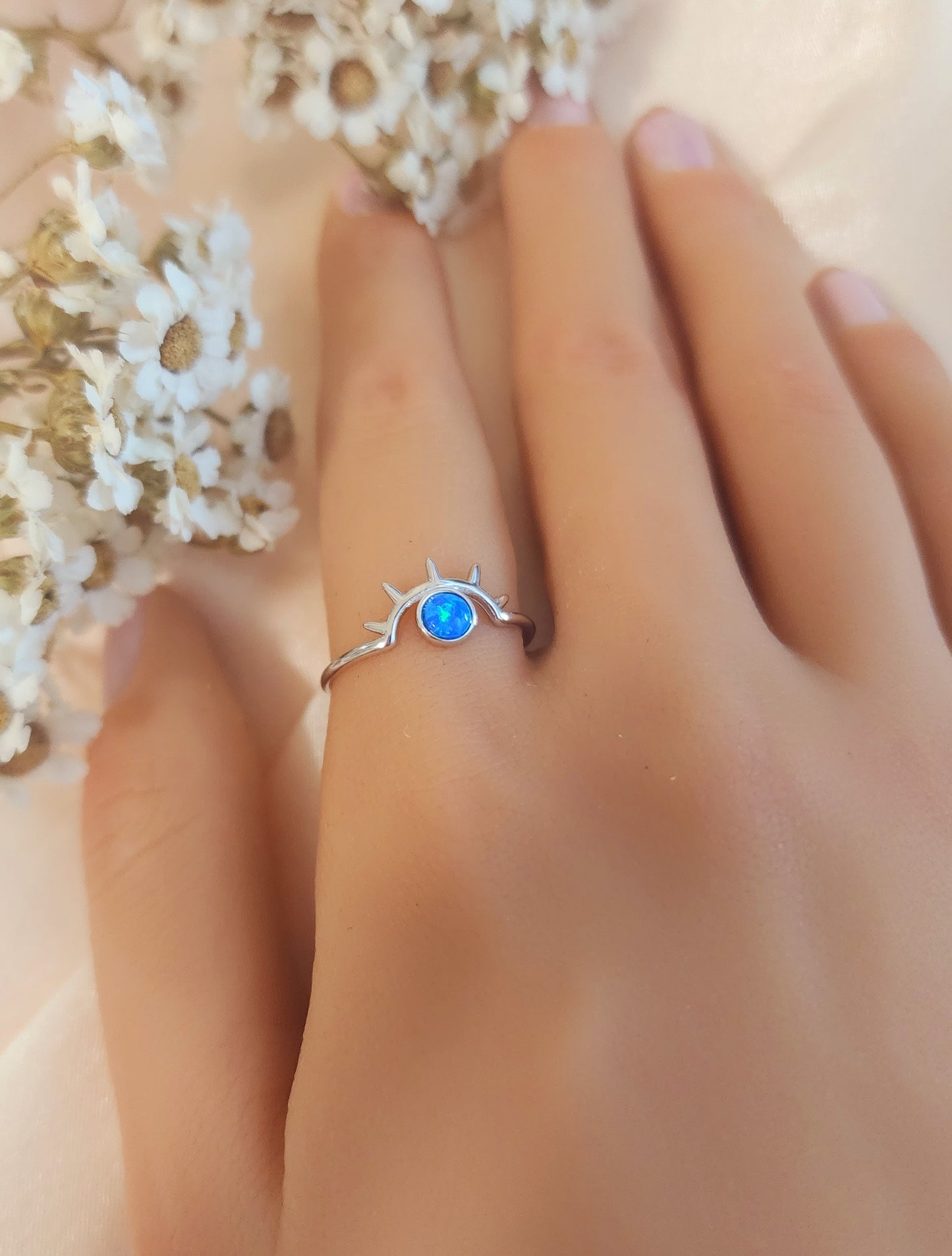 Sortija Evil Eye con piedra opal azul