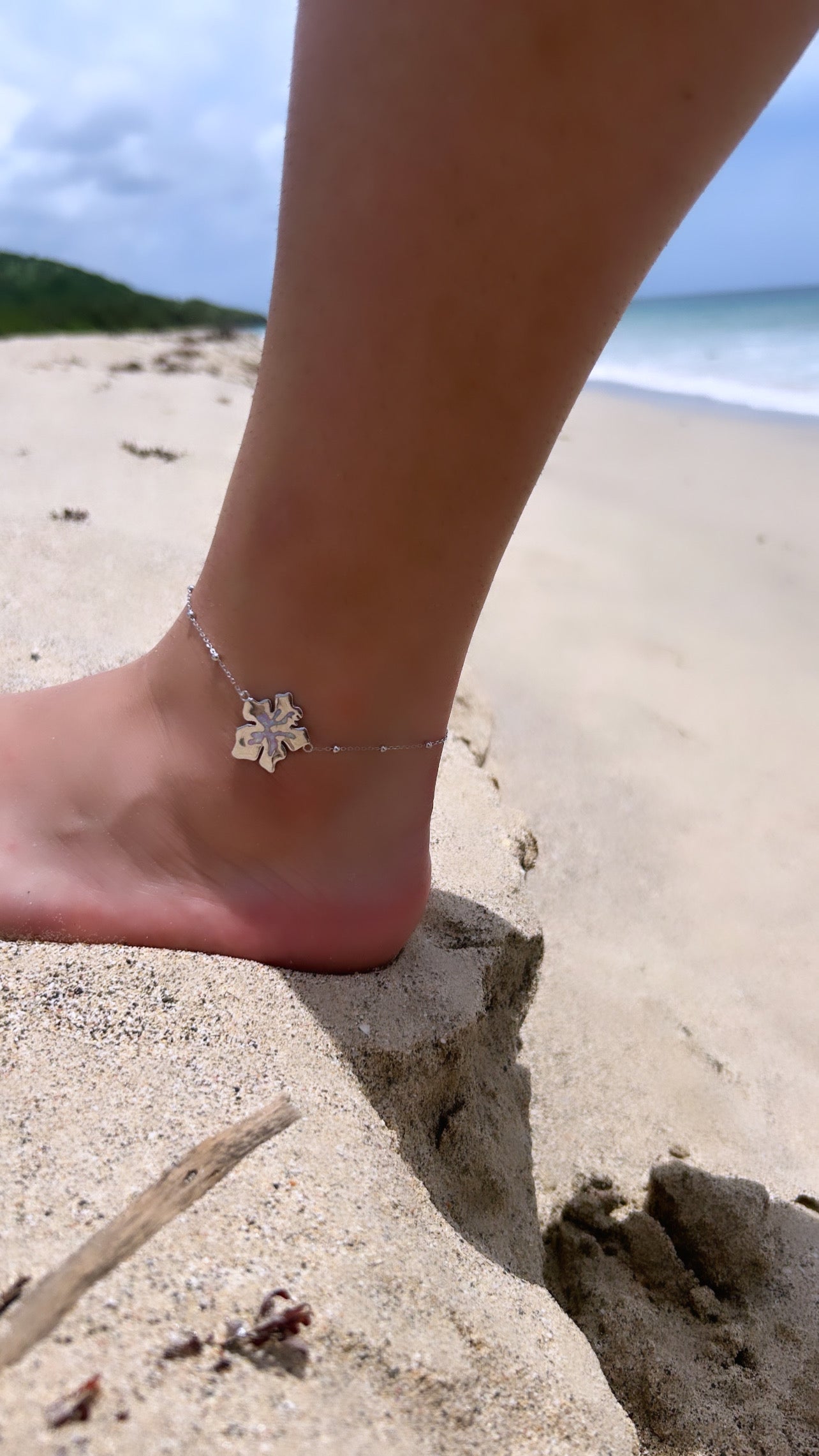 Tobillera Amapola con piedra opal rosa