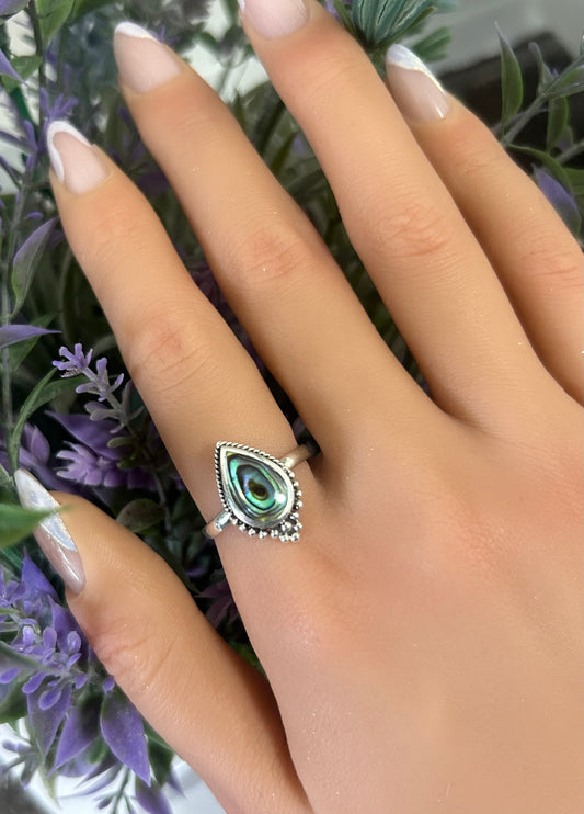 Sortija con piedra abalone shell