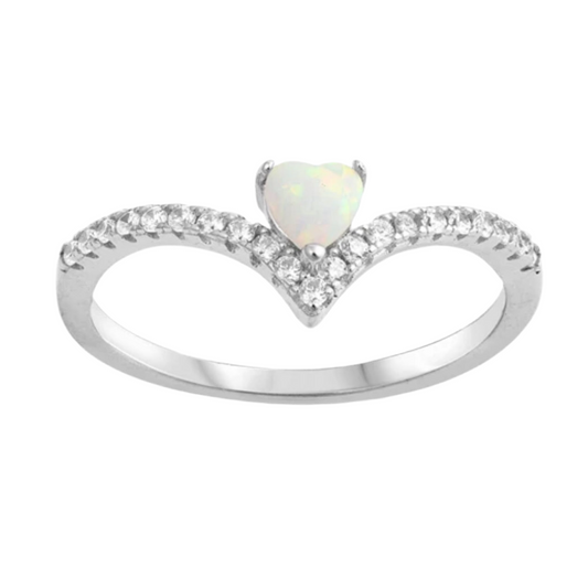 Sortija de corazón con piedra opal blanco