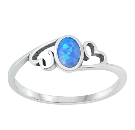 Sortija de corazones con piedra opal azul
