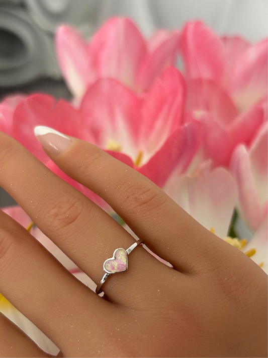 Sortija de corazón con piedra opal rosa