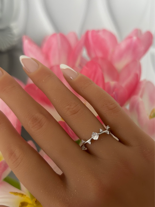 Sortija con piedras zirconia