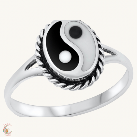 Sortija de Yin Yang