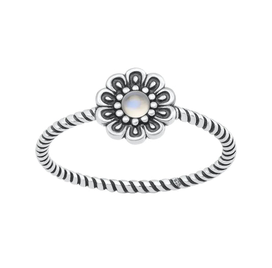Sortija de flor con piedra moonstone