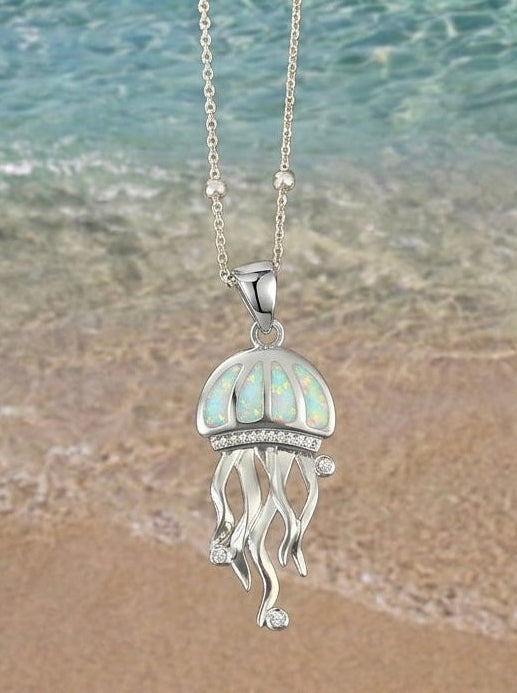 Collar de medusa con piedra opal blanca