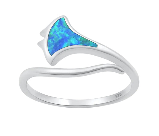 Sortija de mantarraya con piedra opal azul