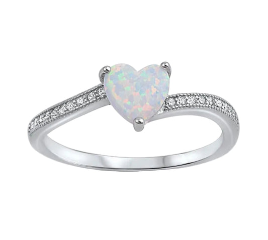 Sortija de corazón con piedra opal blanco