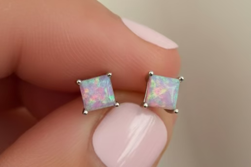 Set de collar y pantallas con piedra opal rosa
