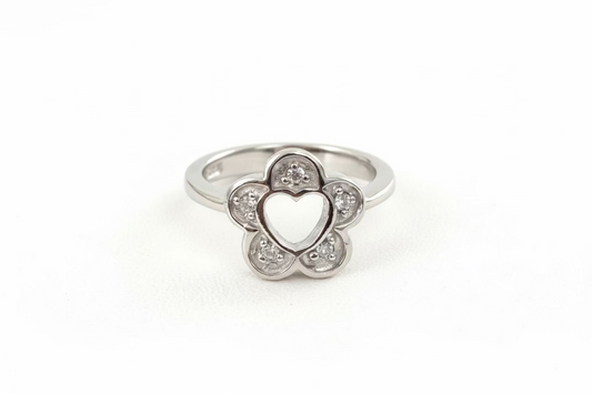 Sortija de flor y corazón
